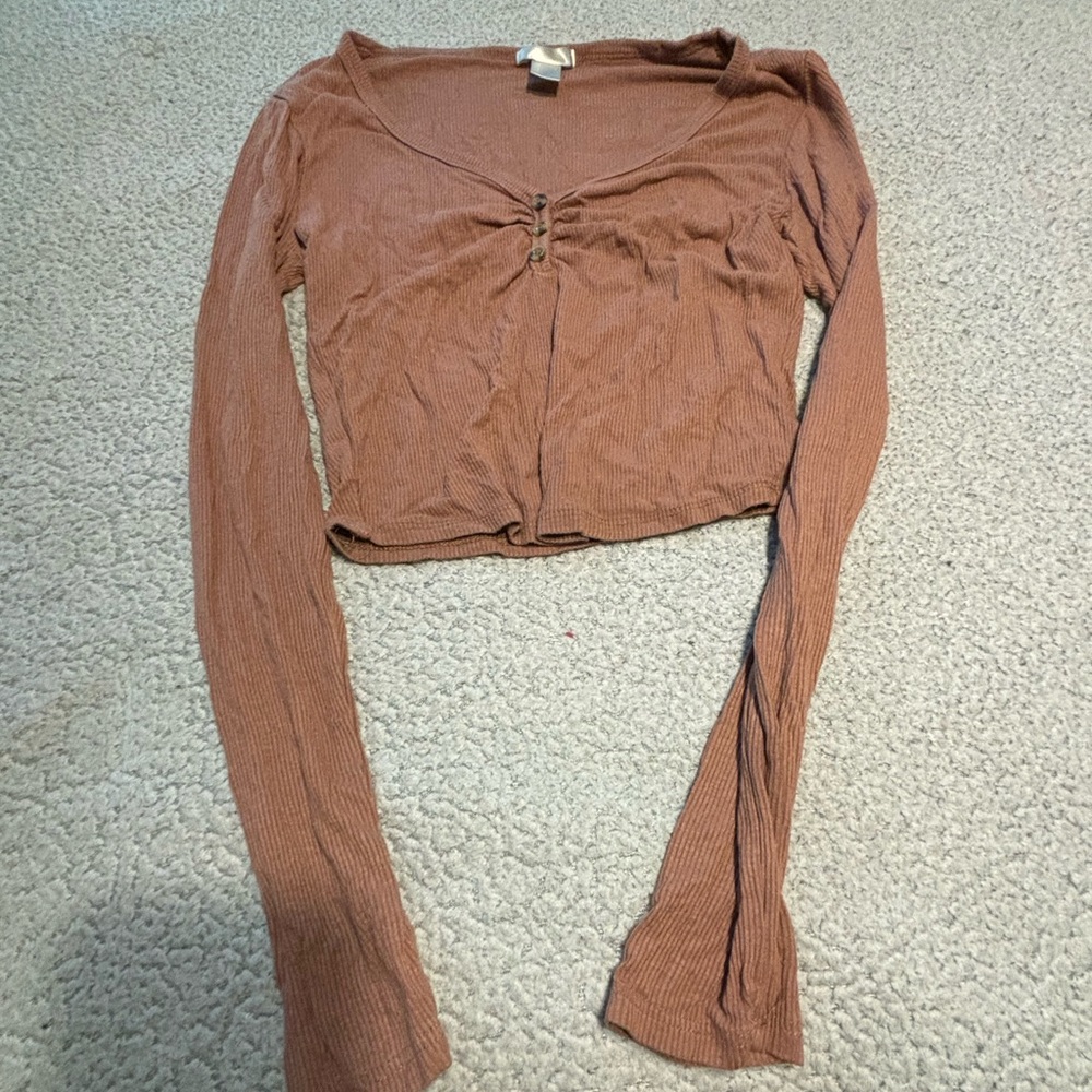 Long sleeve crop top